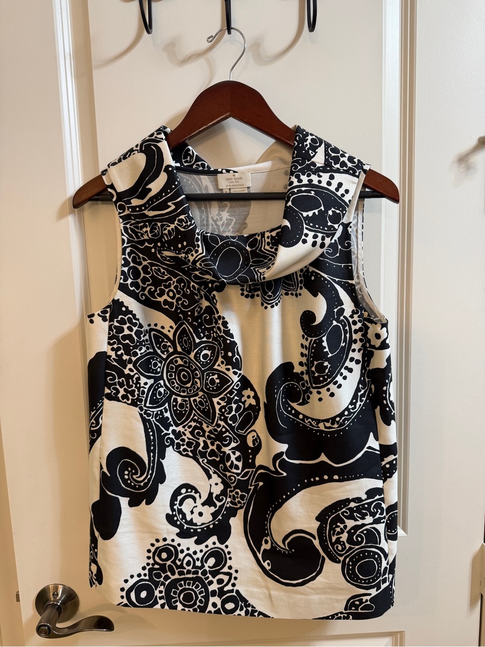 Kate Spade New York Sleeveless Black & White Paisley Print Blouse
